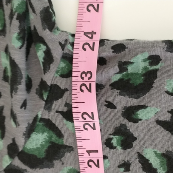 G.I.L.I. Gray leopard print long sleeve Jersey knit T-shirt sz 2X - Picture 7 of 10